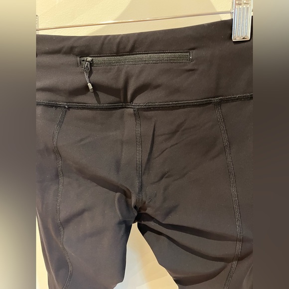 Lululemon reflective scalloped leggings, size 4 - Picture 6 of 9